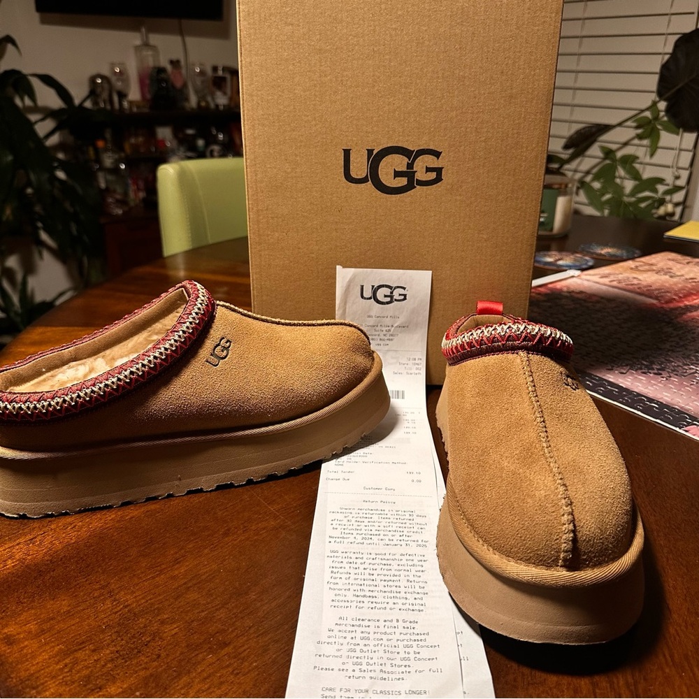 Ugg Tasman Size 9 New